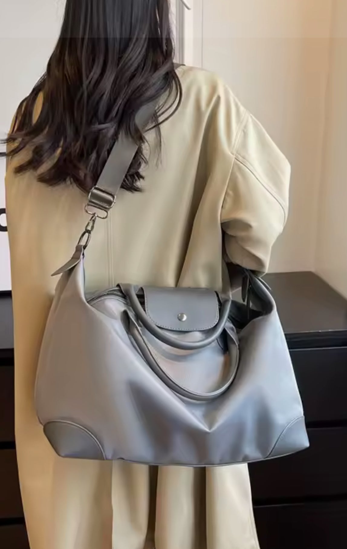 •	Weekender Duffel Bag – Lightweight Travel Tote.
	•	MiraSeren Premium Travel Bag Collection